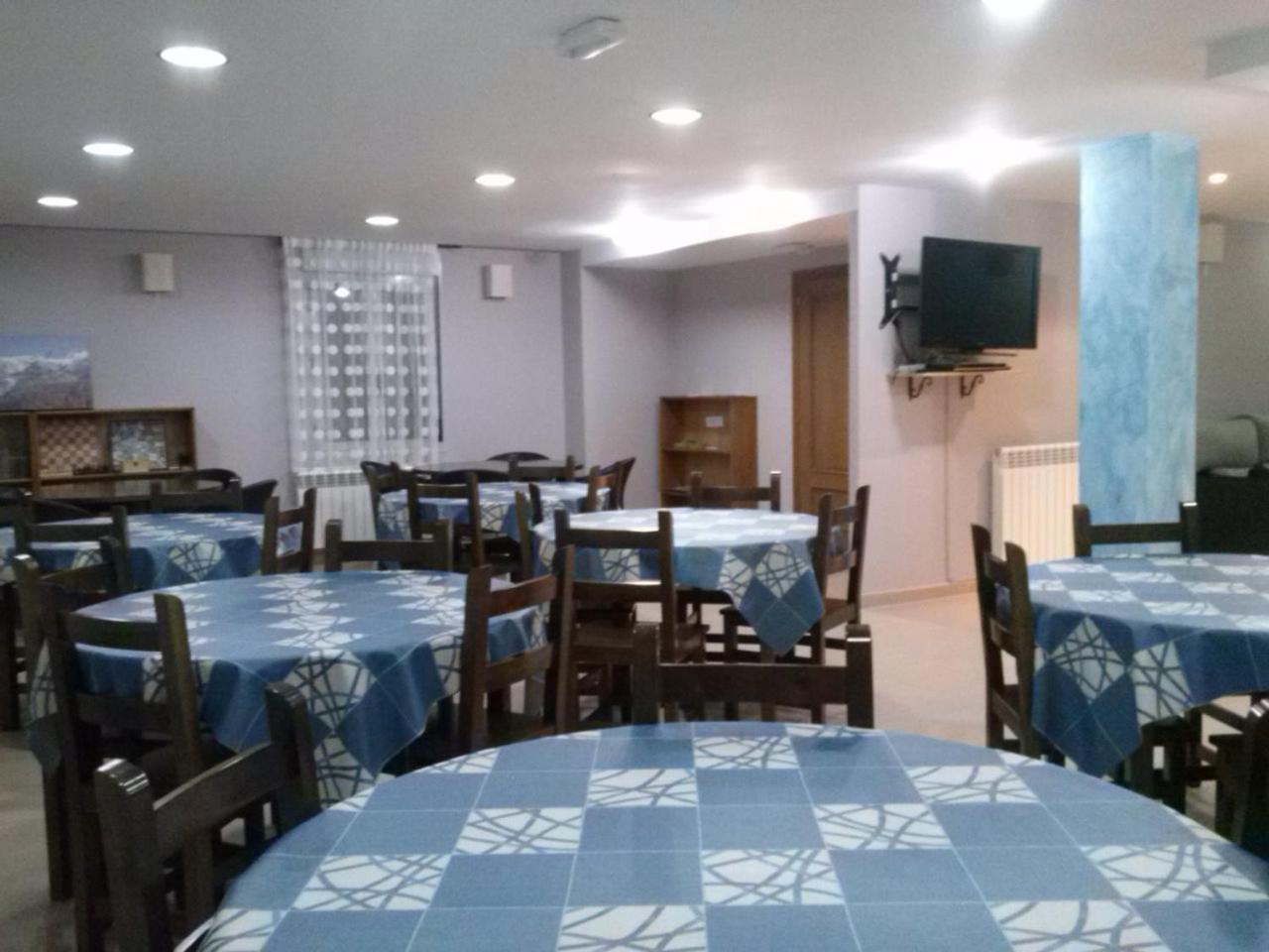 Albergue Turistico Rio Aragon Canfranc Buitenkant foto
