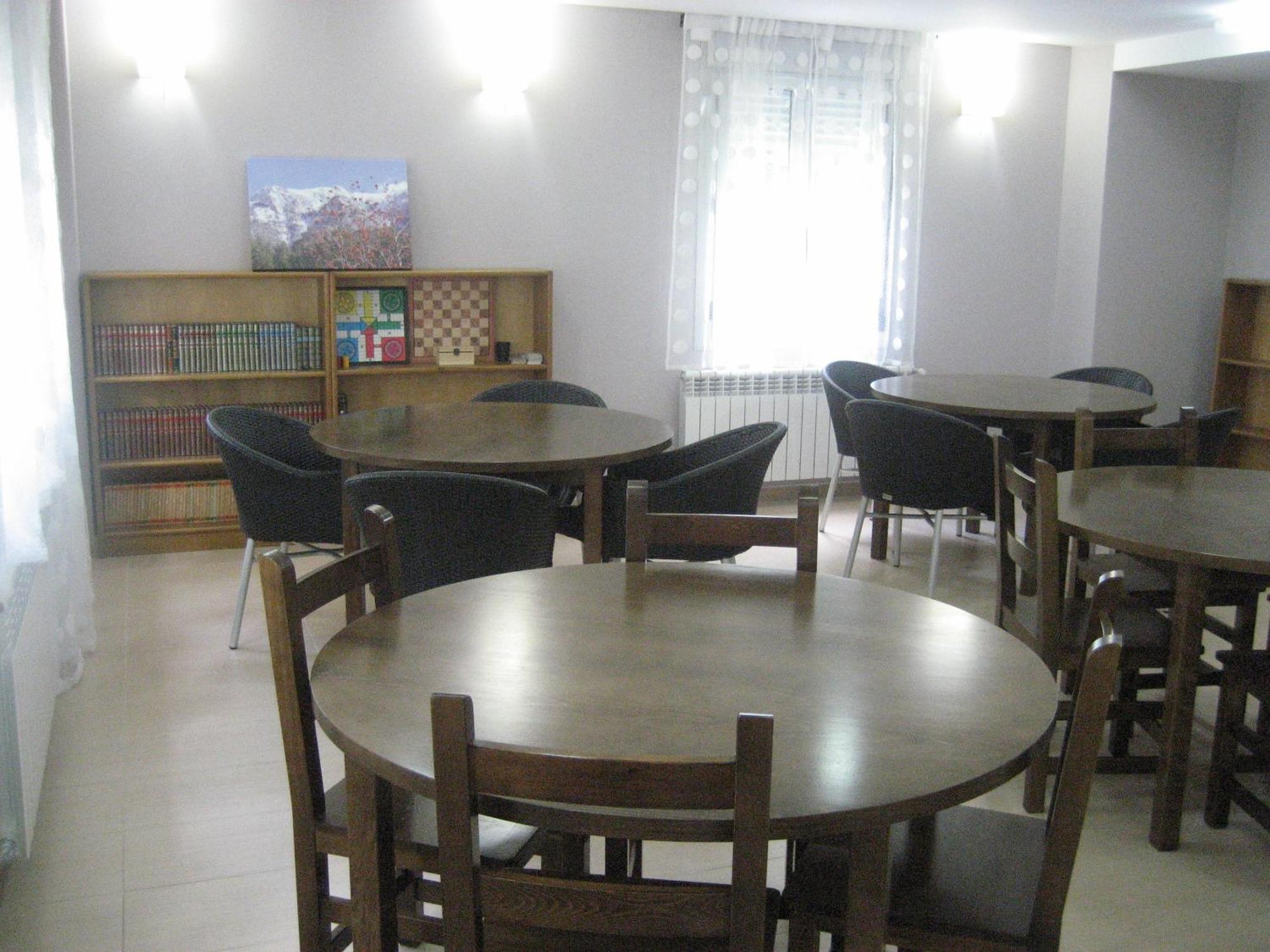 Albergue Turistico Rio Aragon Canfranc Buitenkant foto