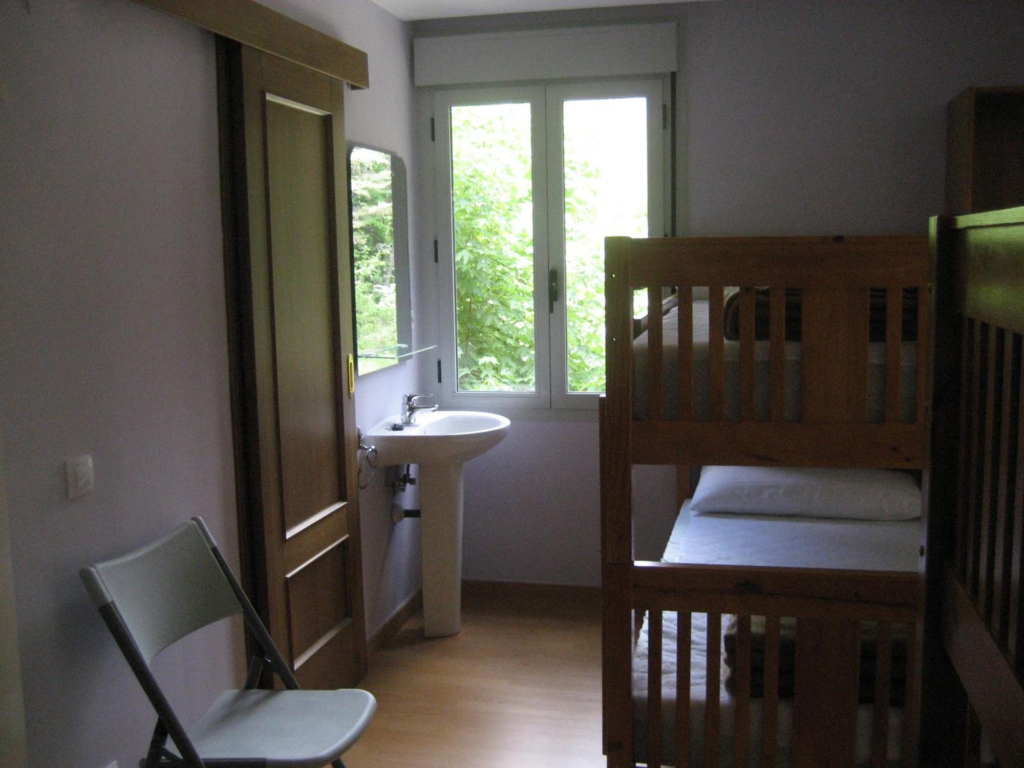 Albergue Turistico Rio Aragon Canfranc Buitenkant foto